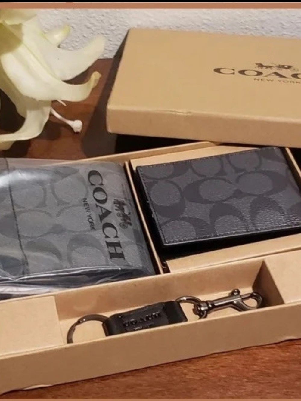 Coach Men’s Charcoal/Black Signature Card Case and Keychain Set
